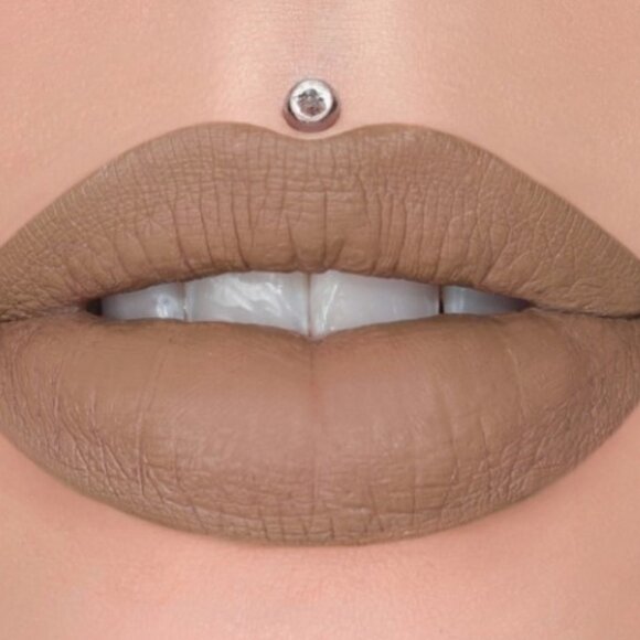 Jeffree Star Other - Jeffree Star Cosmetics Velour Liquid Lipstick Gated Community